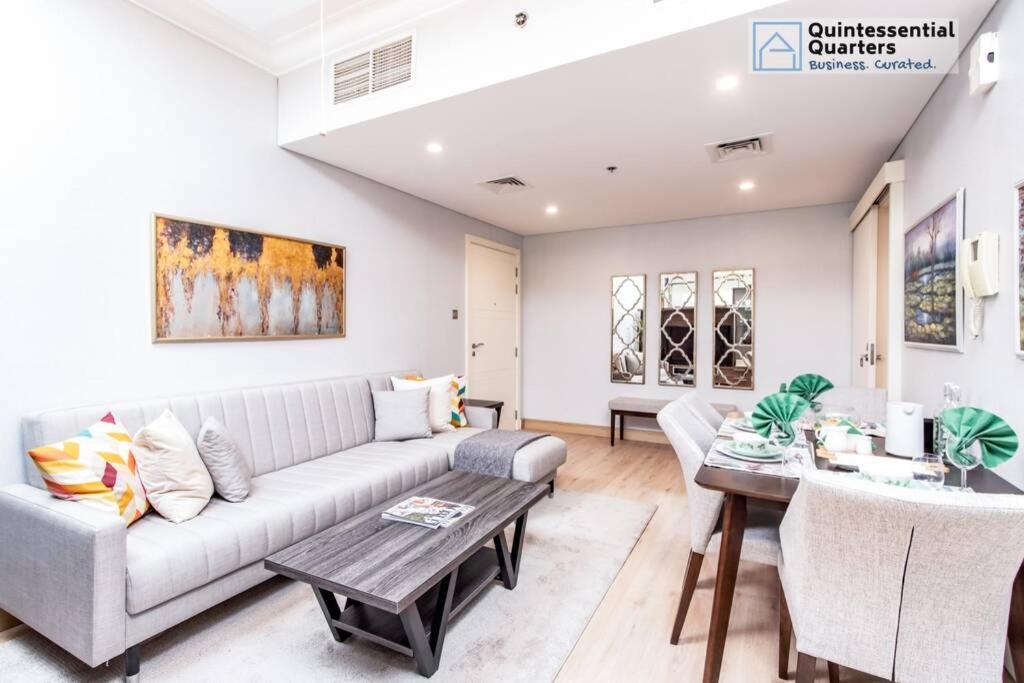 Downtown Cozy Home + Partitioned Living Room Dubai Esterno foto